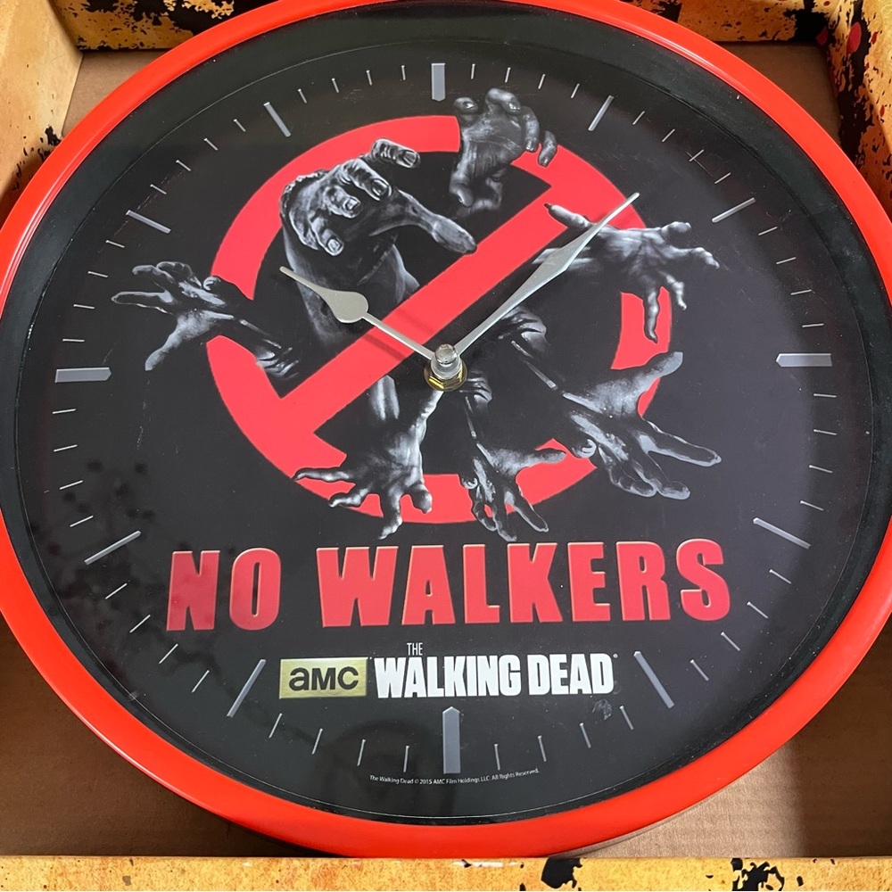 2015 AMC The Walking Dead No Walkers Round Red Wall Clock